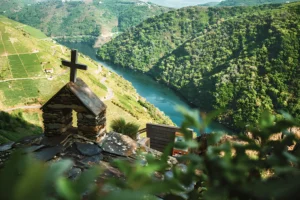 The Miradoiros of Doade: A Procession Along the Edge