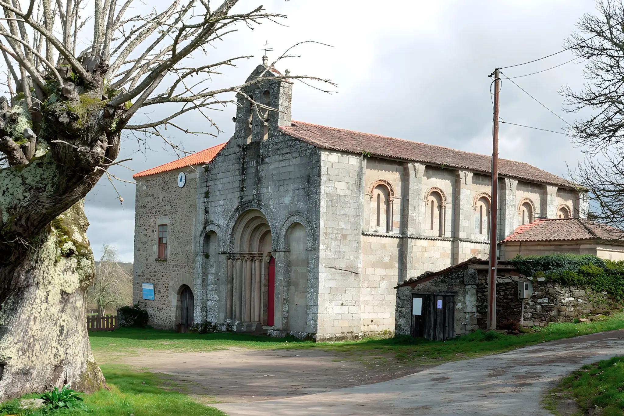 Belesar Crossing: Compostela on a Country Road