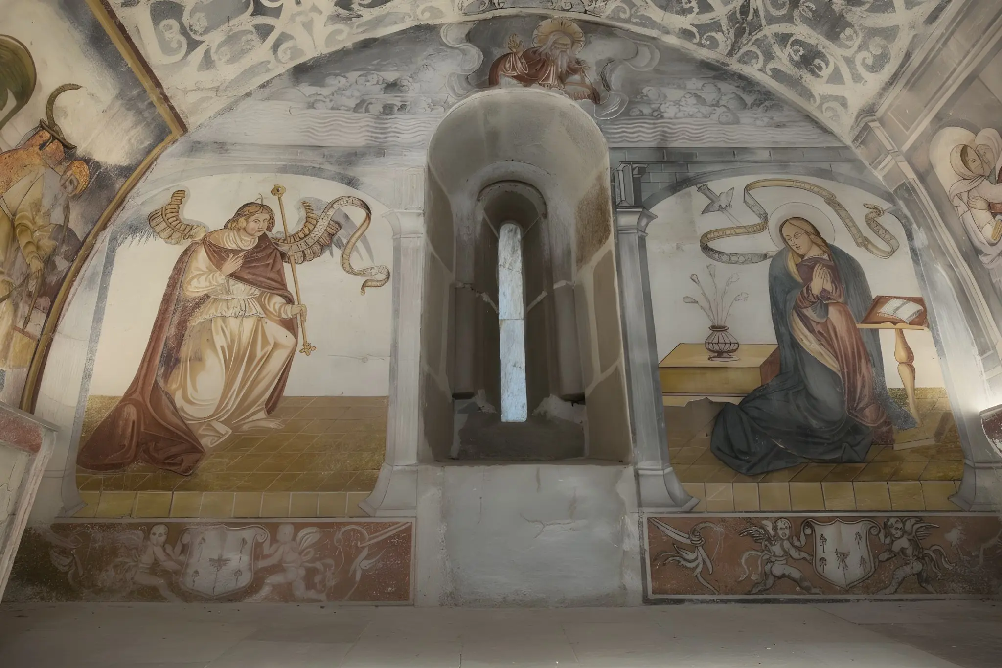 Sober–Amandi: The Murals Behind the Wine