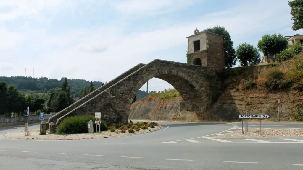The stairway to the Capela das Neves, built on an arch of the old medieval bridge